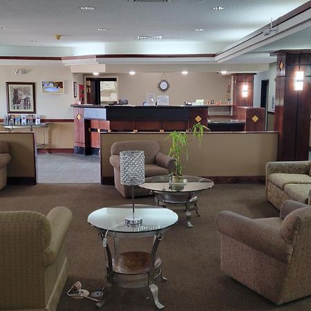 Windsor Inn & Suites Dodge City Exteriér fotografie