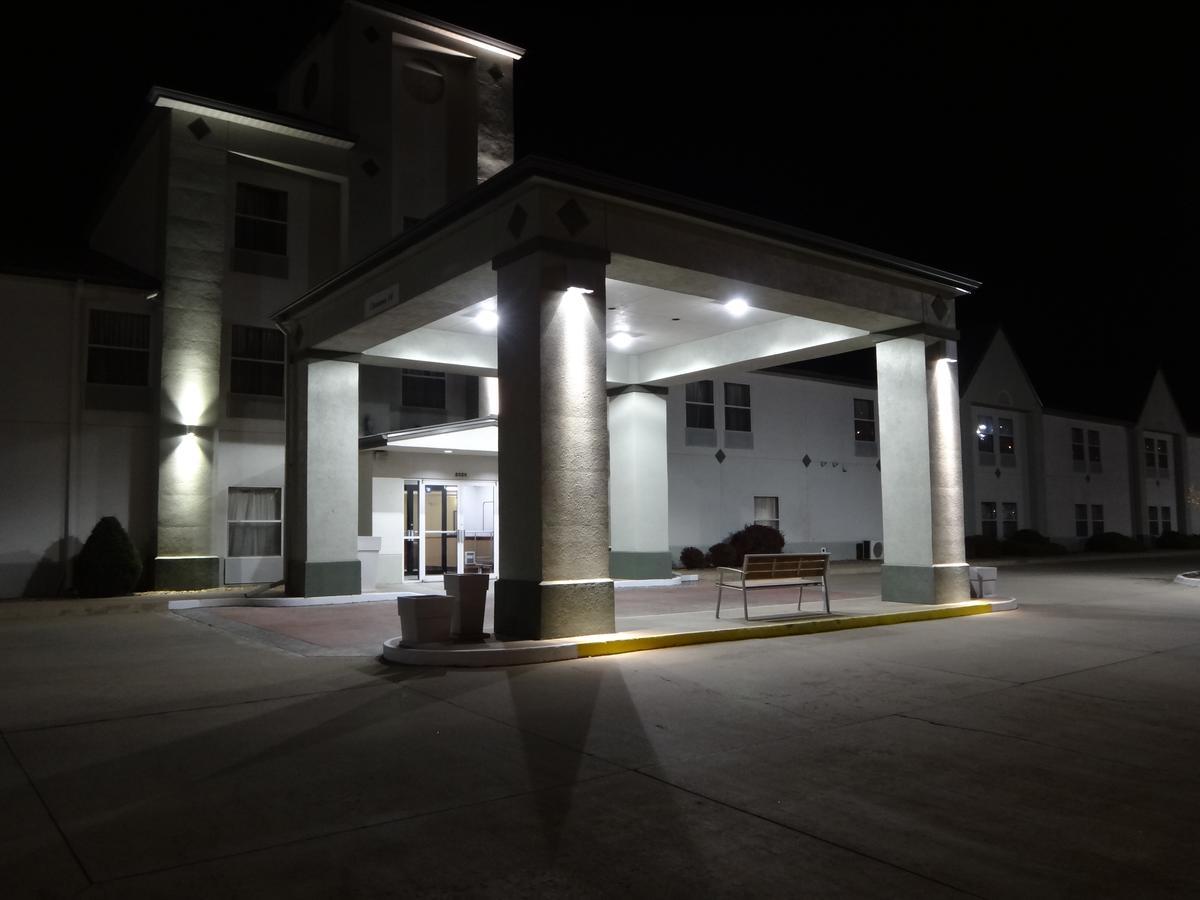 Windsor Inn & Suites Dodge City Exteriér fotografie