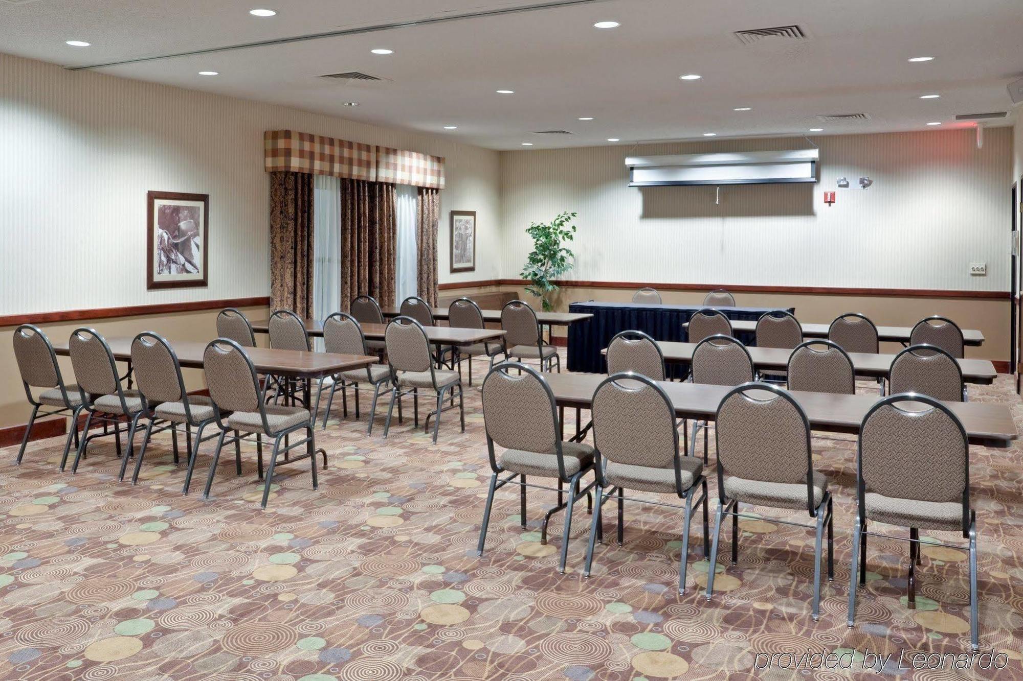 Windsor Inn & Suites Dodge City Exteriér fotografie