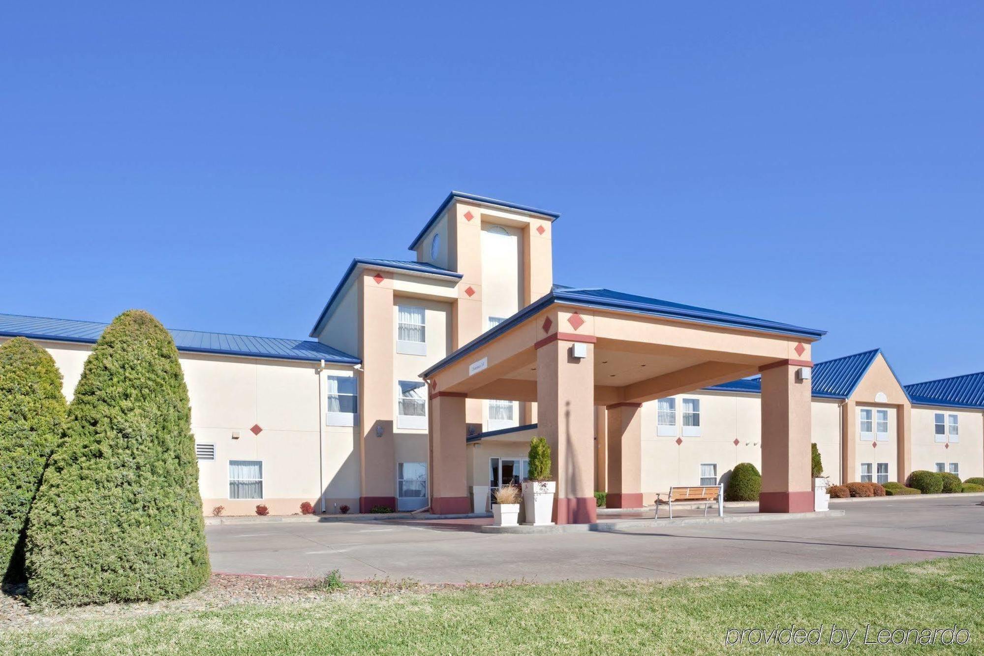 Windsor Inn & Suites Dodge City Exteriér fotografie